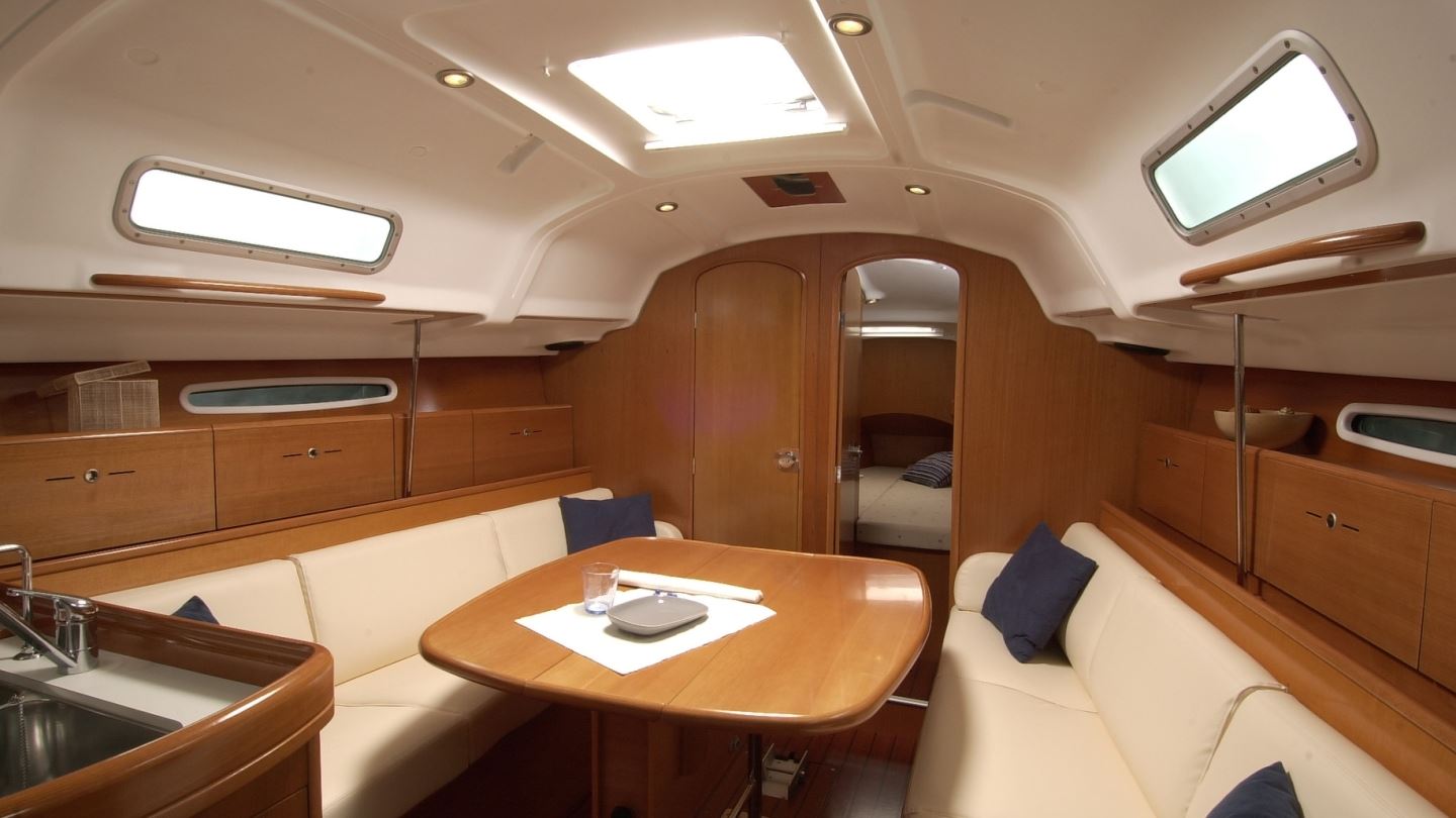 Beneteau 36.7 yacht sailing near the San Juan Islands